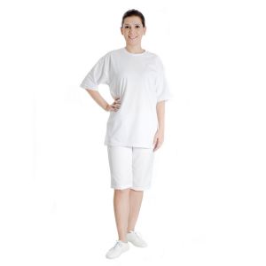 Conjunto de Camiseta Básica Branca e Bermuda Branca